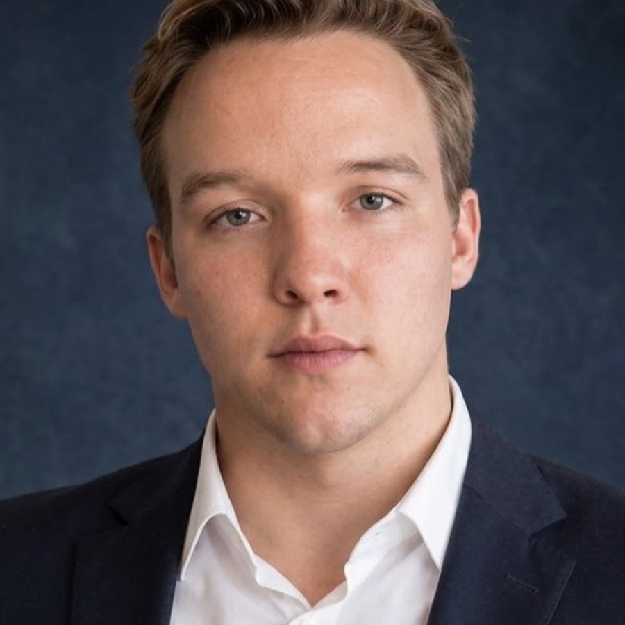 Aleksandr Parusovskii, Associate at Smithfield Capital Partners